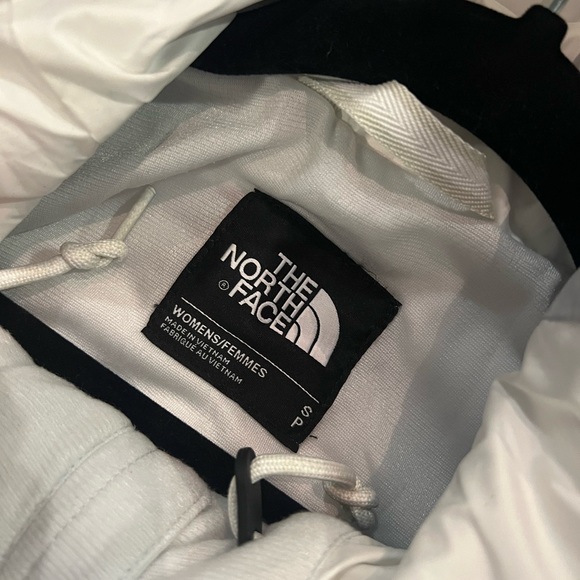 COPY - Womens North Face Quarter Zip Snow Jacket - Picture 3 of 3